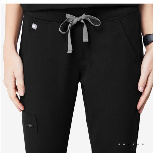 2 pair of FIG jogger Bottom Scrub - Picture 2 of 3